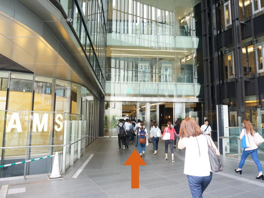 南館入口の写真