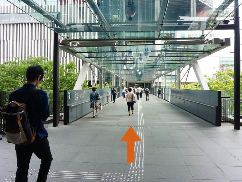 連絡通路の写真